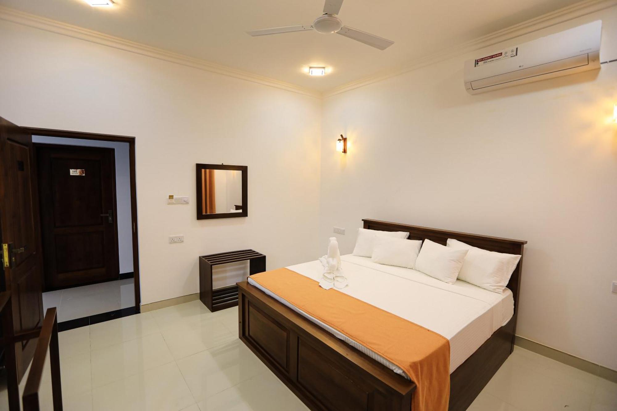 D Marit Motel Negombo Extérieur photo
